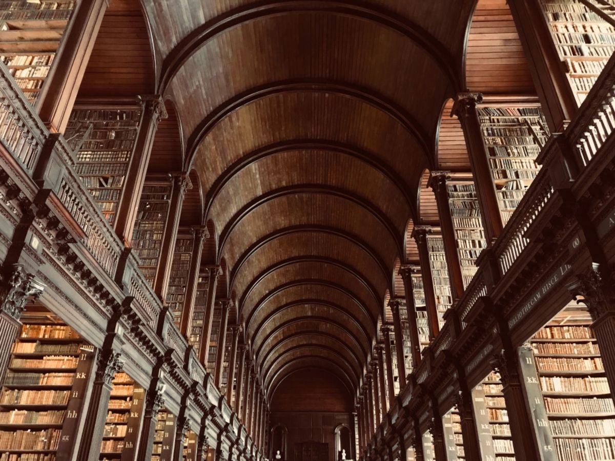 ギネスビールの泡がクリーミー！
世界で最も美しい図書館を見るならダブリン大学に。