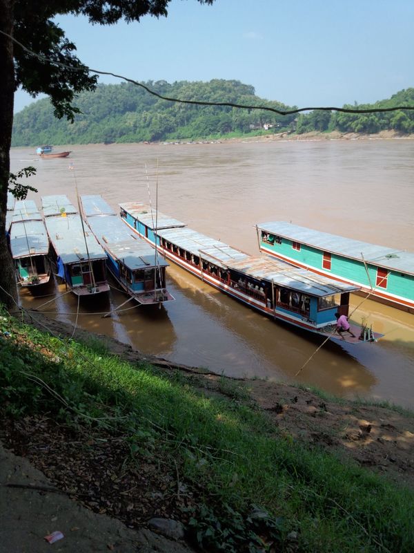 ラオス人民民主共和国・ルアンパバーン、バンコク「2012 ルアンパバーン・バンコク」の写真