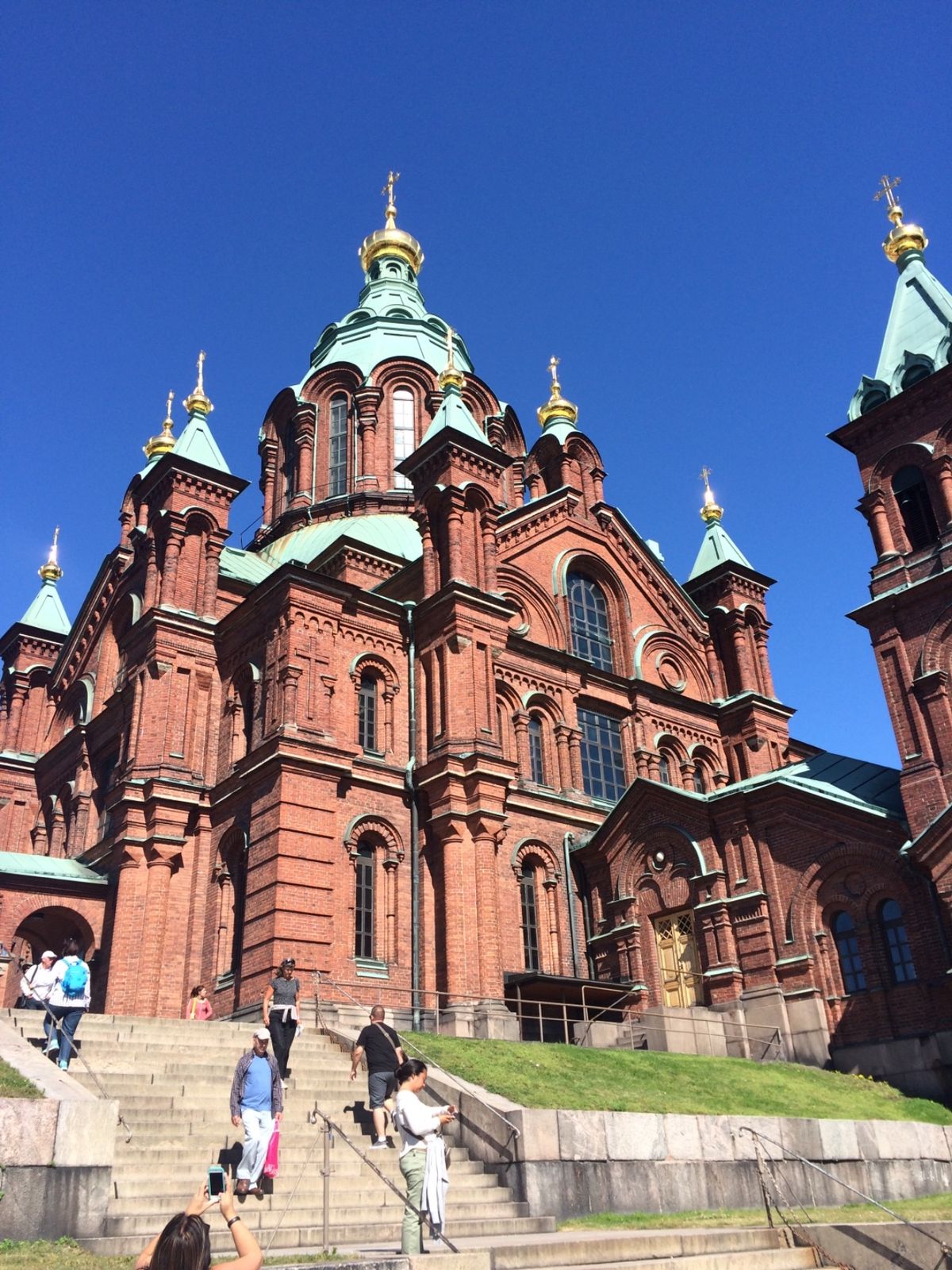 フィンランド→ハンガリー一人旅✈️
ヘルシンキでは長い夏の夜に、お買い物と...