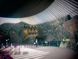 フィンランド→ハンガリー一人旅✈️
ヘルシンキでは長い夏の夜に、お買い物と...