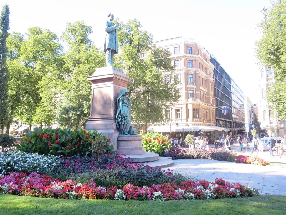 フィンランド→ハンガリー一人旅✈️
ヘルシンキでは長い夏の夜に、お買い物と...