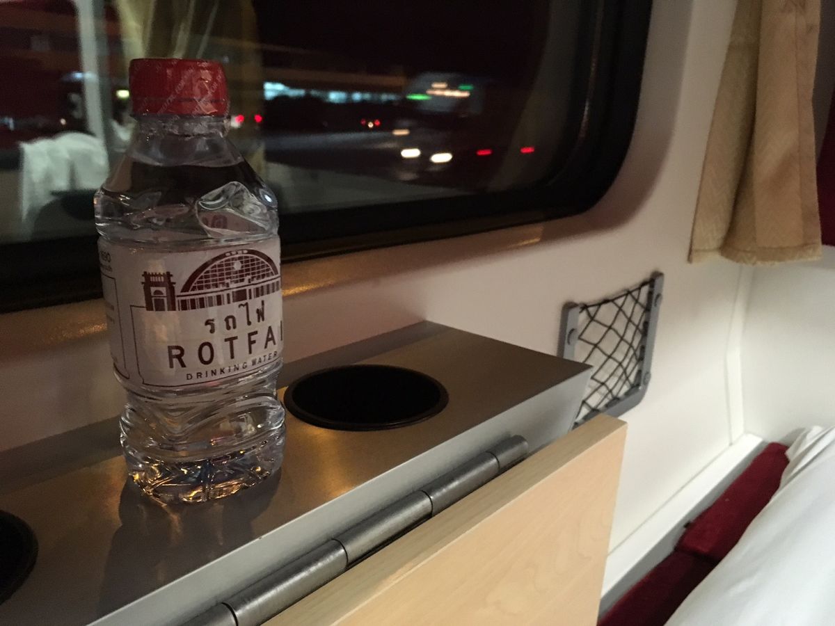 マハサラカム→バンコク
トゥクトゥク🛺〜バス🚌〜寝台列車🚃