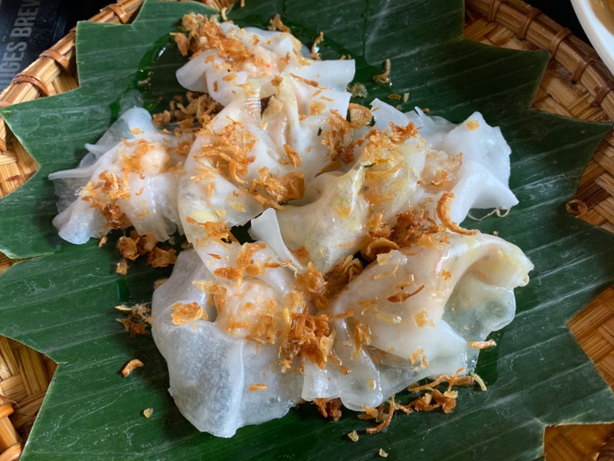 ホイアン名物のホワイトローズと揚げワンタン♡ビールに合うんだなぁ😋