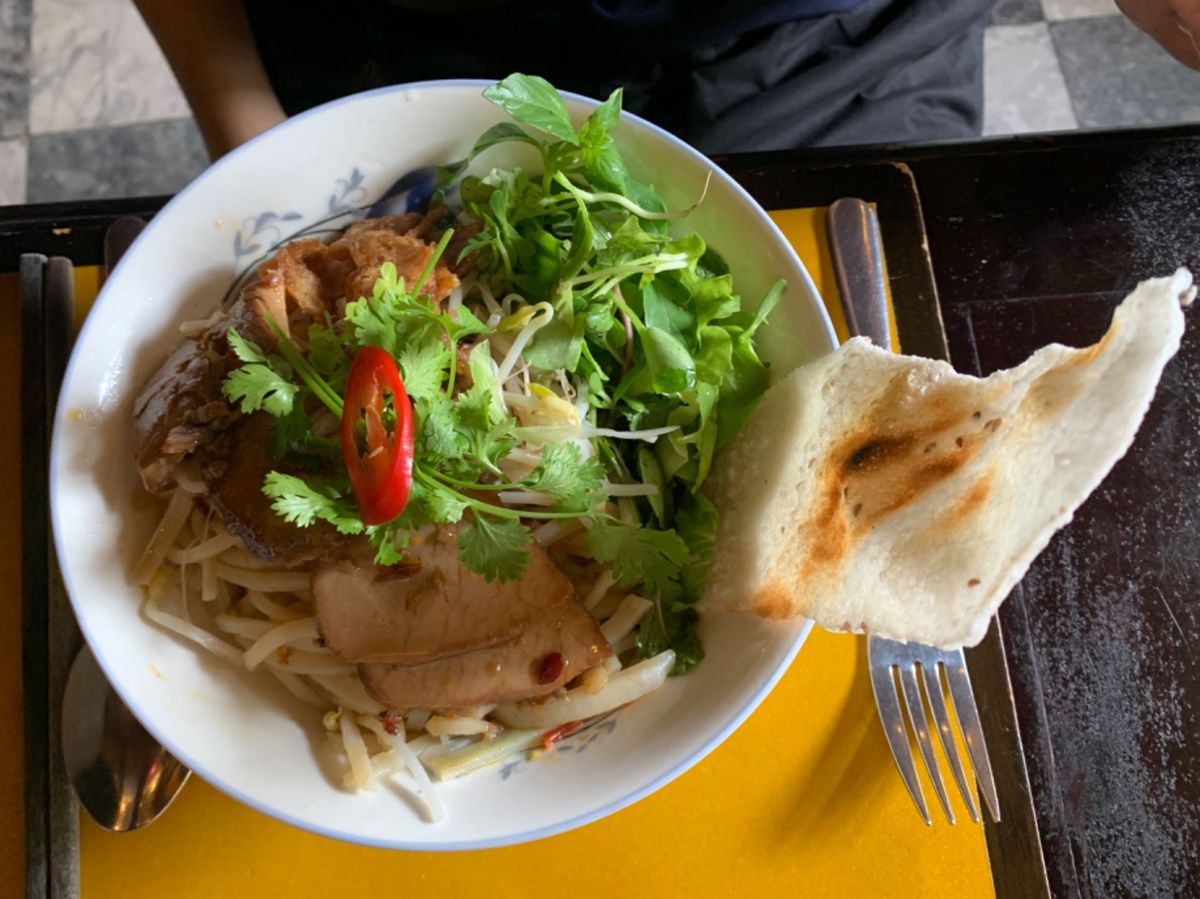 ホイアン名物のホワイトローズと揚げワンタン♡ビールに合うんだなぁ😋