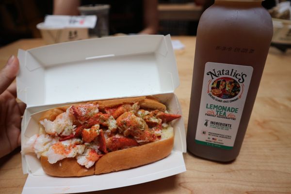 アメリカ(米国)・ニューヨーク「ニューヨーク旅行」の写真：2日目の昼食ロブスターロール・M&amp;M・夕...