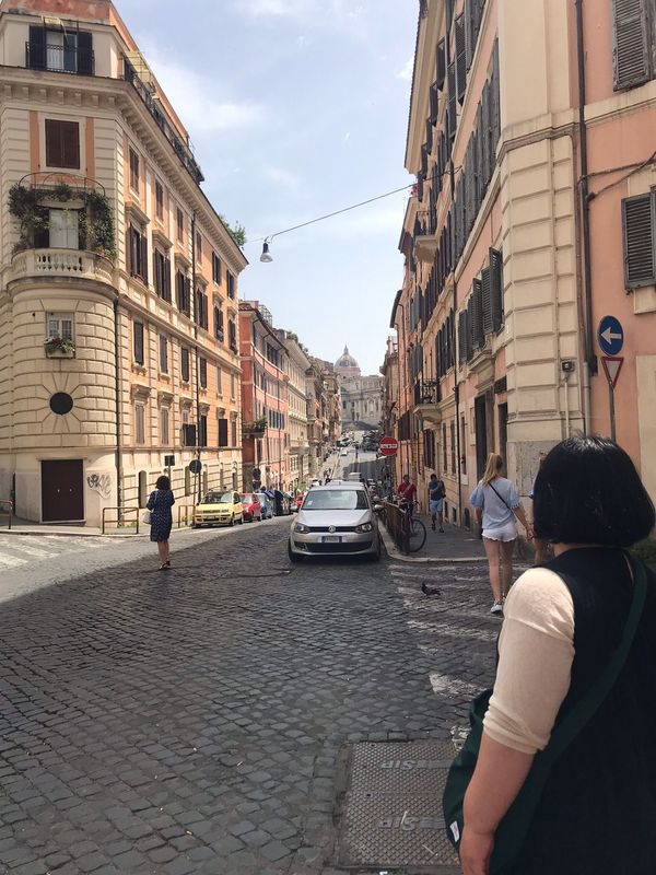 イタリア・ローマ「イタリア旅行」の写真：①ローマの街並み
②コロッセオ
③ローマ...