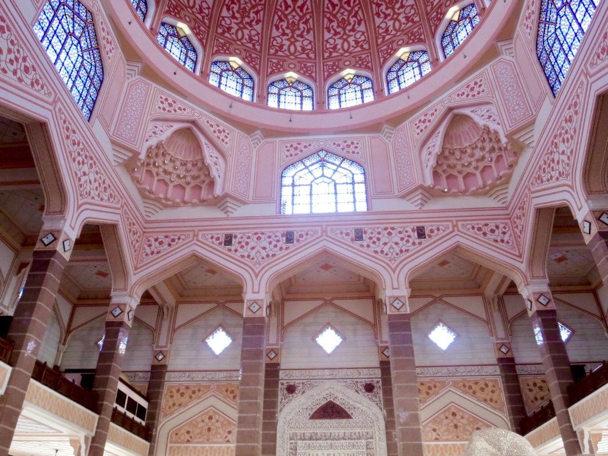 ピンクのモスクと、洞窟の中の寺院 バトゥケイブ。