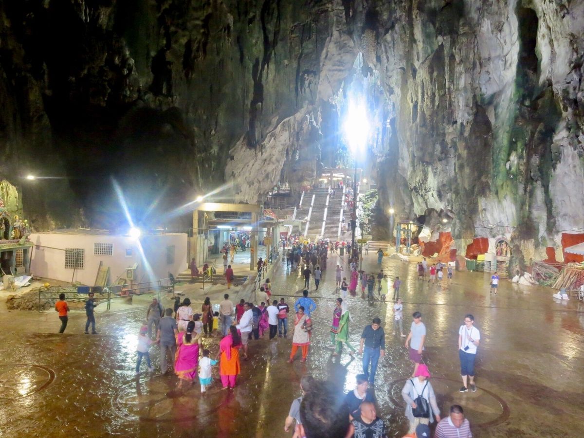 ピンクのモスクと、洞窟の中の寺院 バトゥケイブ。