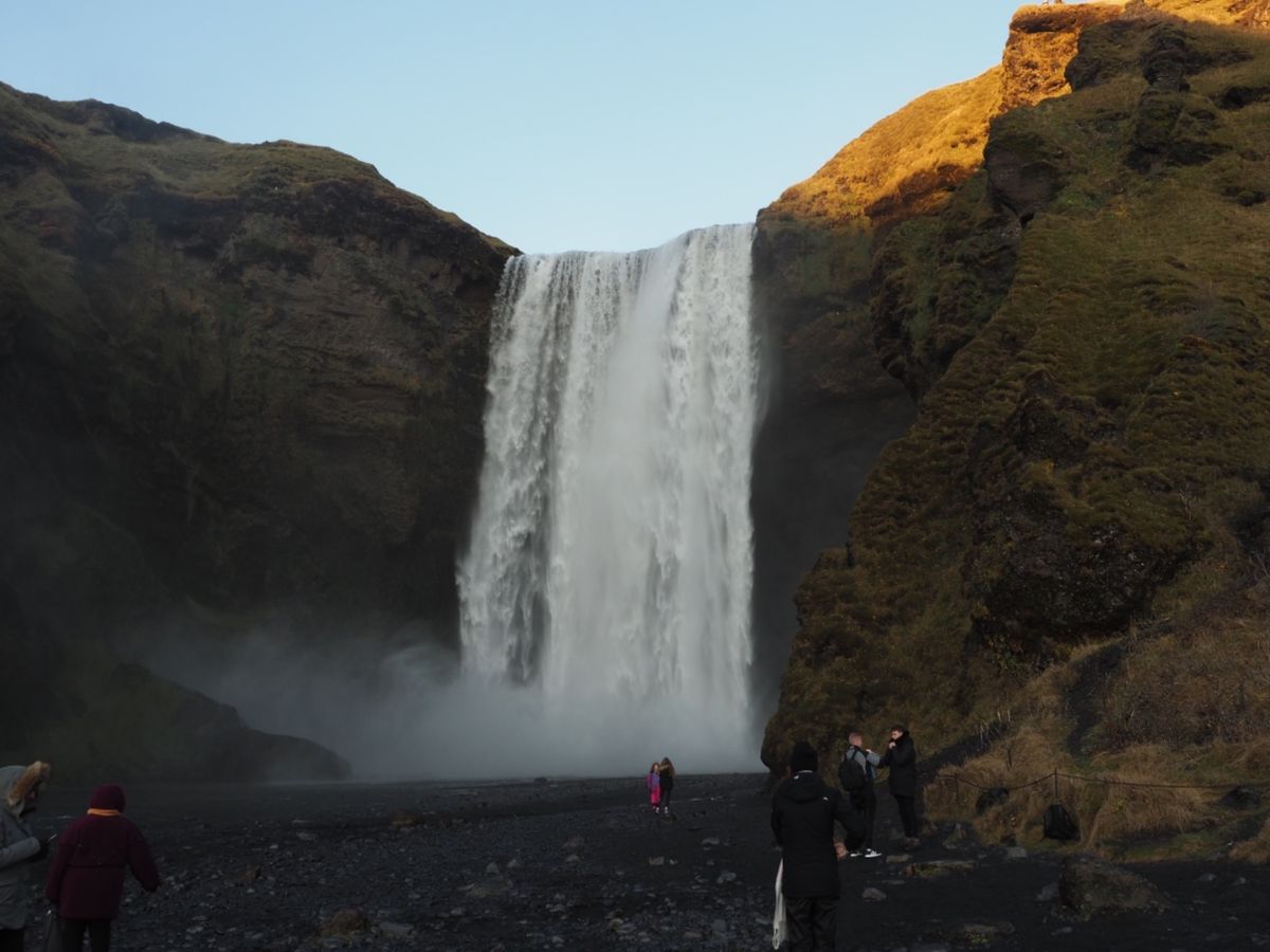 ゴールデンサークル
スコゥガフォス滝