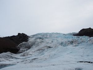 氷河ハイキング
ダイヤモンドビーチ
ヨークルスアゥルロゥン氷河湖