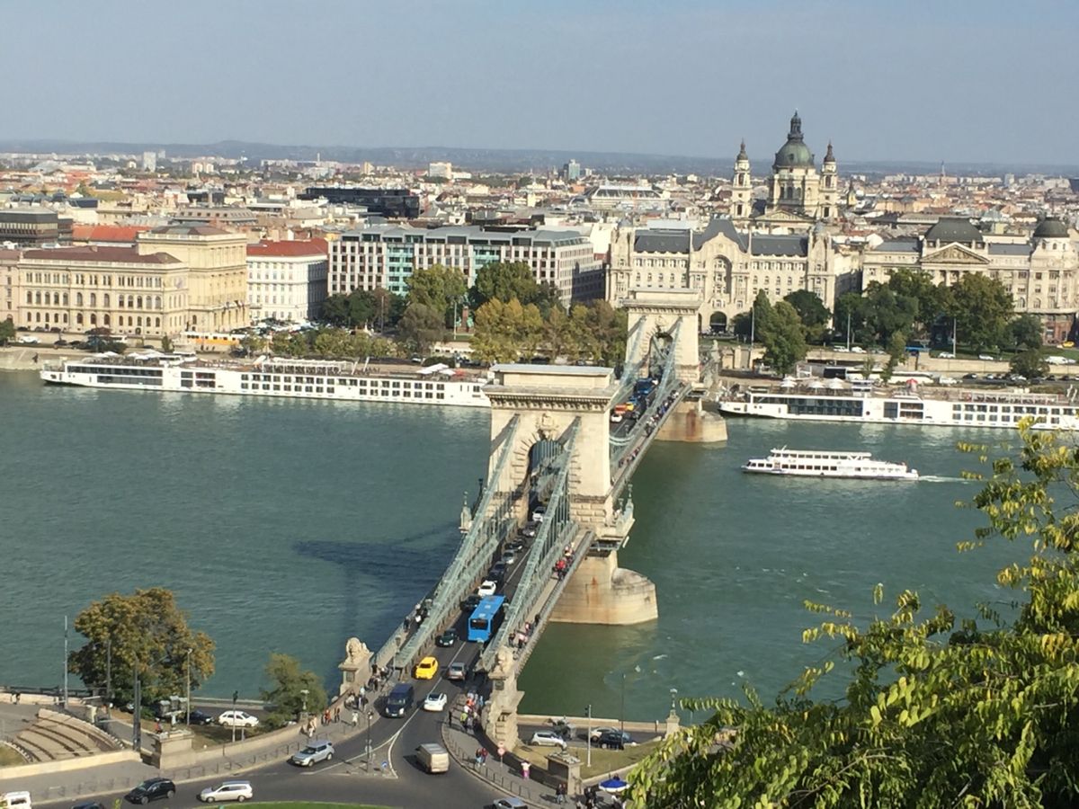 物価は安くて綺麗な街。料理も美味しい。
温泉に入らなかったのは残念！