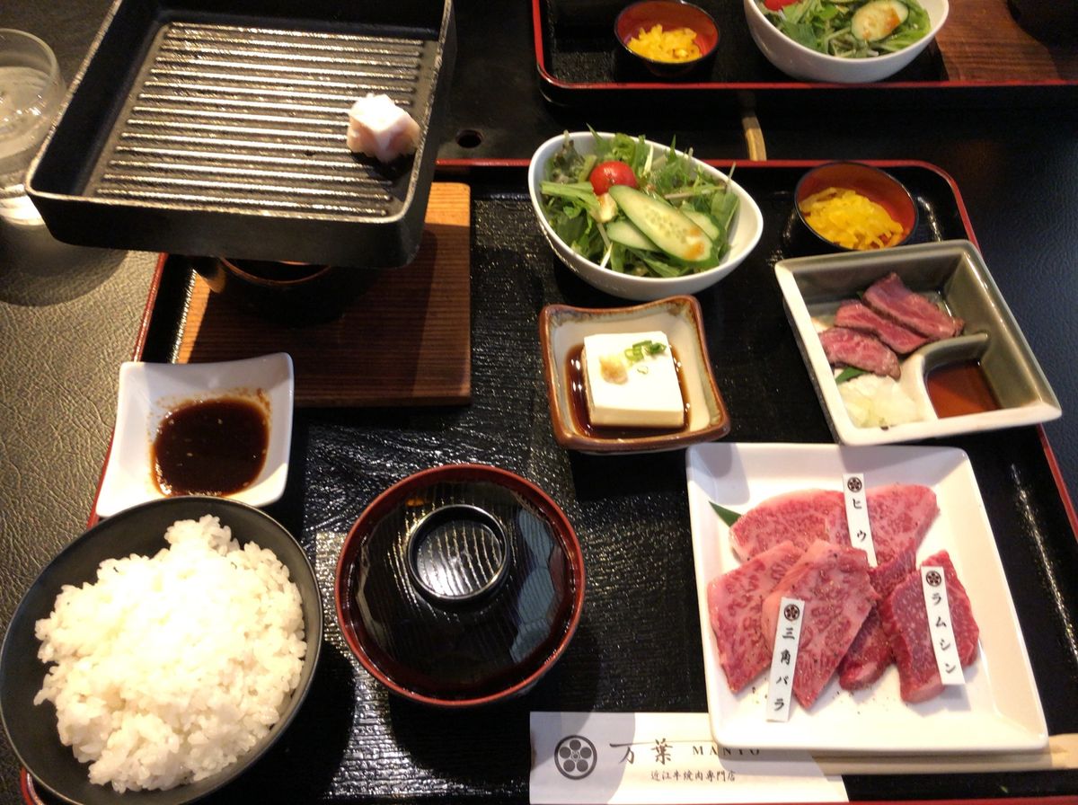 近江の美味しいものと言えばやっぱり近江牛。希少部位の盛り合わせをいただきま...