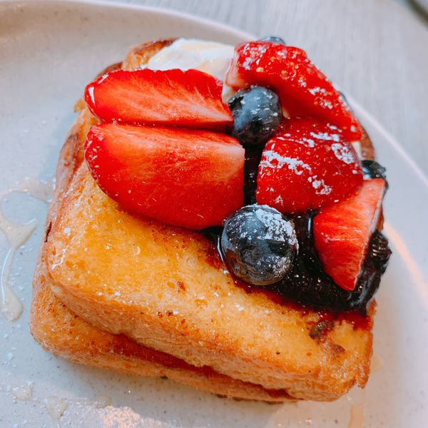 イギリス(英国)・ロンドン「ロンドン🚌💕」の写真：ヴェルサイユ宮殿の近くのcafe💌と、H...