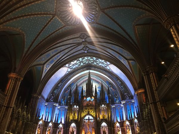 カナダ・ケベック　モントリオール　ナイアガラ「カナダ東部旅行」の写真：モントリオール旧市街
ノートルダム聖堂
...