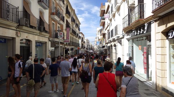 スペイン・グラナダ「楽器引き取りスペイン旅」の写真：《ロンダ》
ロンダのメインストリート/ロ...