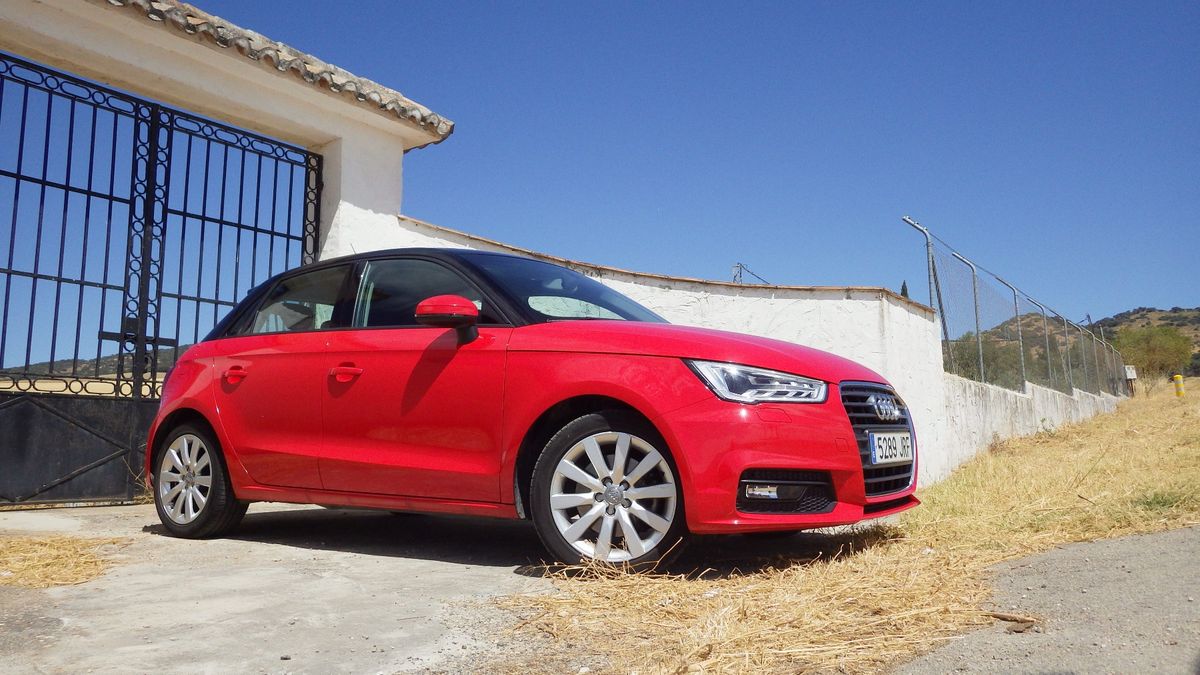 《ロンダ》
ロンダのメインストリート/ロンダの闘牛場/ヌエボ橋から/今回の相棒