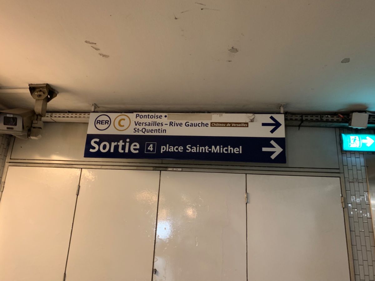 ノートルダム大聖堂の火災から間も無くの旅行でした。
修理中。。。これも貴重...