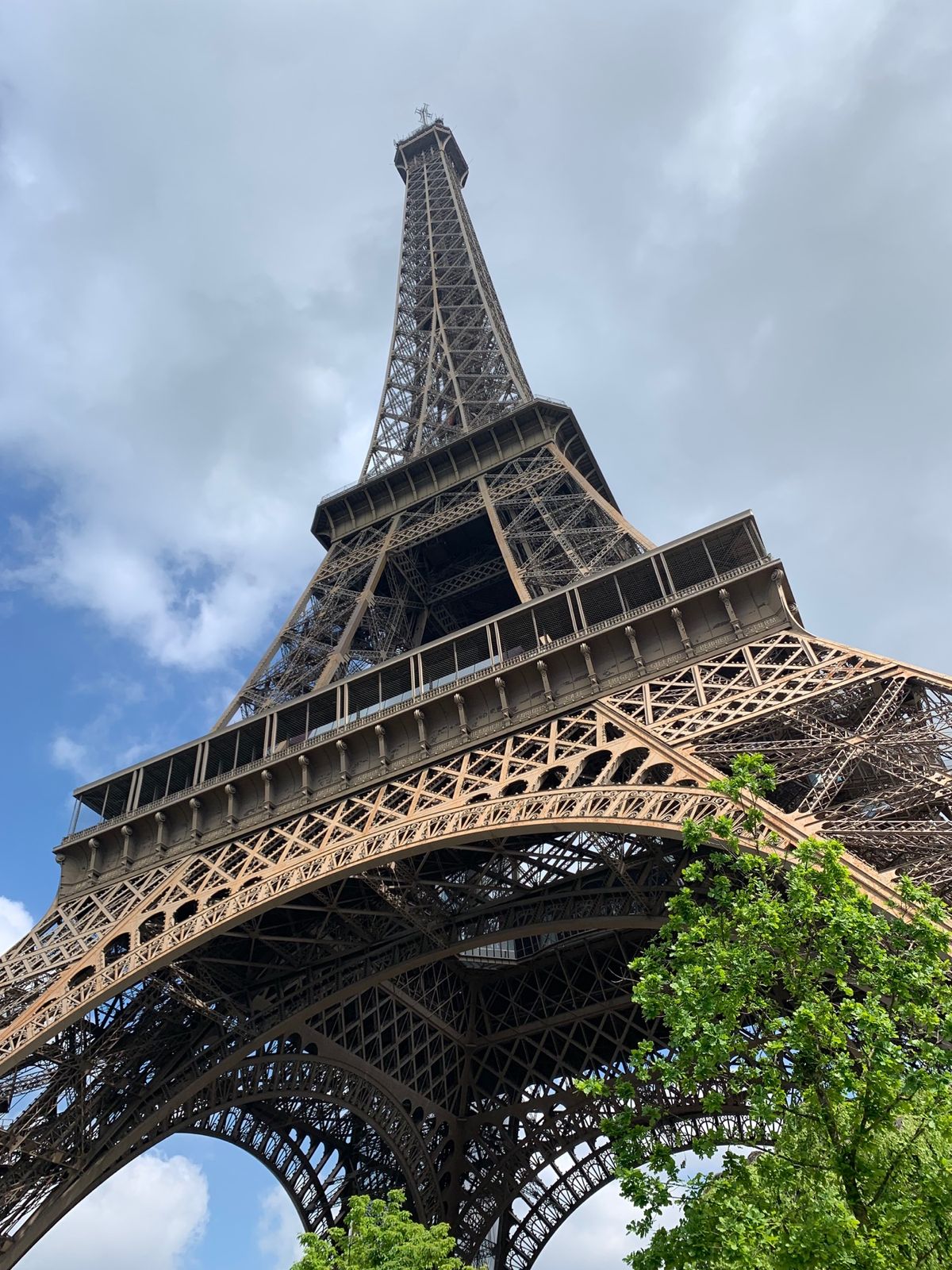 色んな角度からのエッフェル塔😊
感動したー！入場規制が厳重でびっくり、トイ...