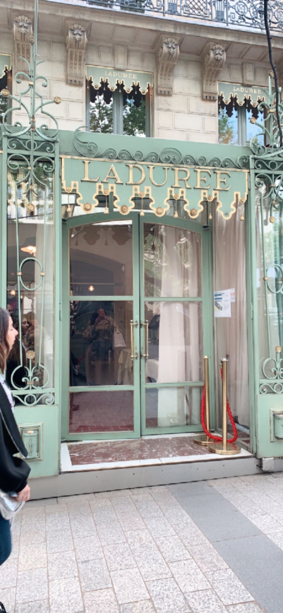 かわいい！ラデュレ🧁とレペット🥿