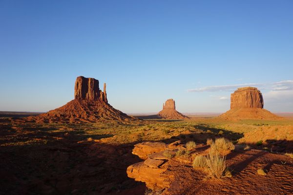 アメリカ(米国)・モニュメントバレー、ロウワーアンテロープキャニオン、ホースシューベント、グランドキャニオン、レイクパウエル、エレファントフィート「ロードトリップ！グランドサークルを巡る旅！」の写真：モニュメントバレーのサンセット！