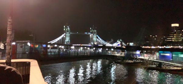 イギリス(英国)・ロンドン「ロンドン🚌💕」の写真：ロンドンブリッジ😊おいしいご飯屋さん😊💕...