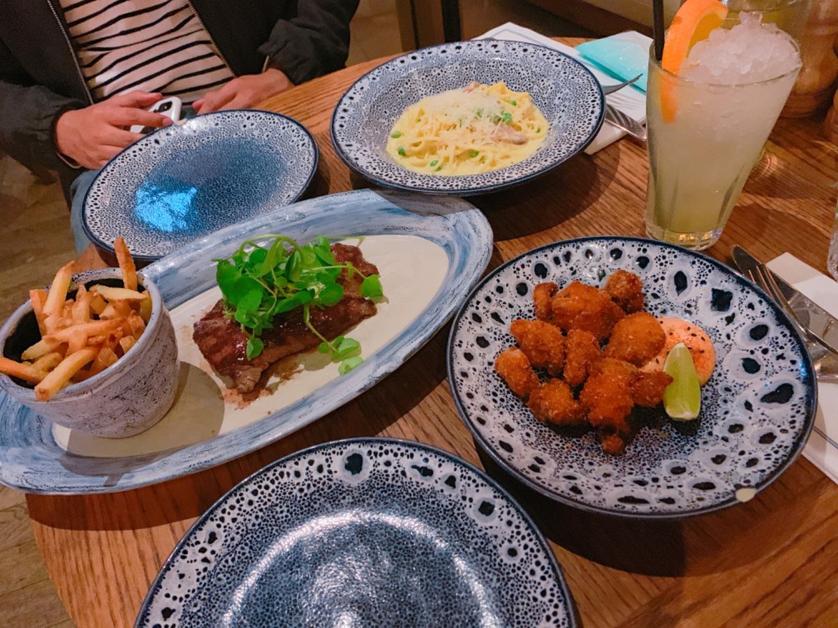 ロンドンブリッジ😊おいしいご飯屋さん😊💕
3枚目のホットプリン？みたいな...