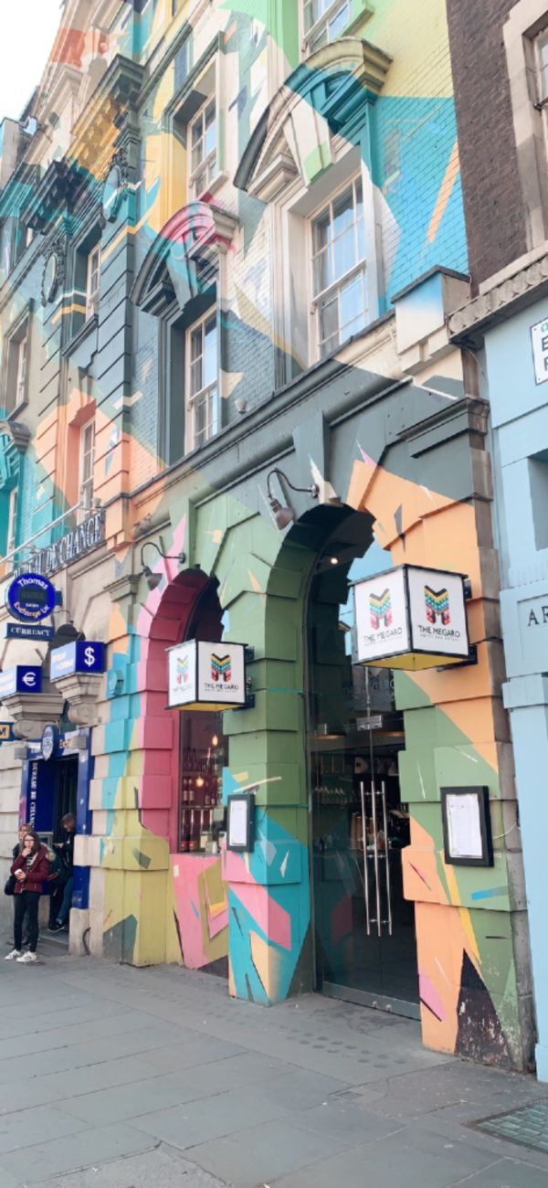 イギリス(英国)・ロンドン「ロンドン🚌💕」の写真：お世話になったキングズクロスインホテルを...