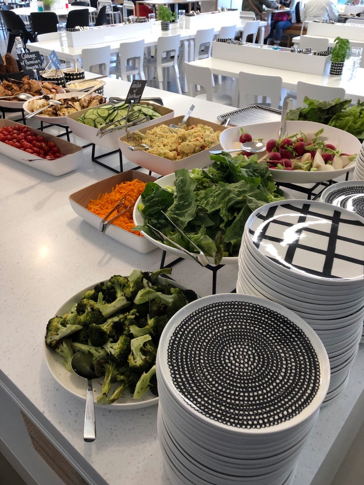 マリメッコアウトレットで買い物して、社員食堂でランチしました。