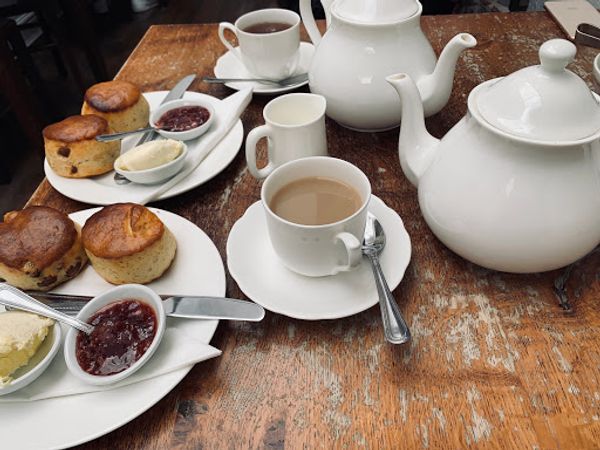 イギリス(英国)・London「イギリス旅行」の写真:スコーンに気を取られてお茶の写真をすっか...