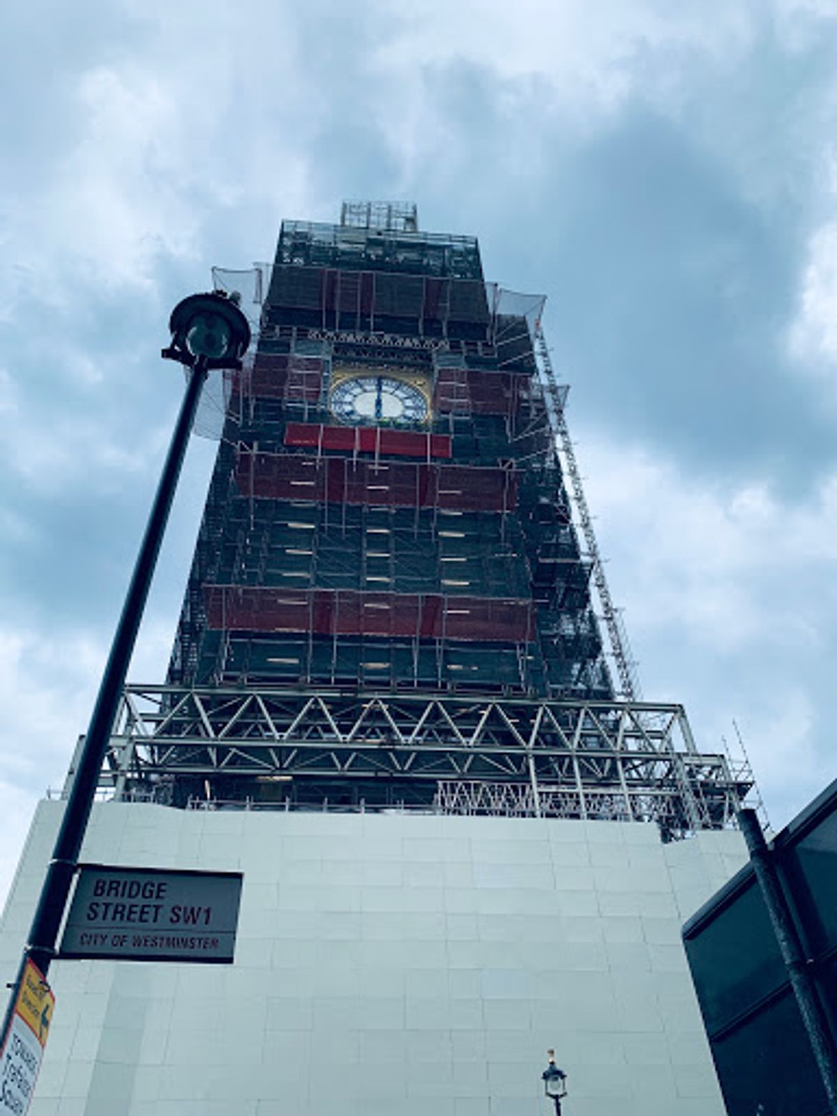 スコーンに気を取られてお茶の写真をすっかり忘れてた
結構お腹いっぱいにな...