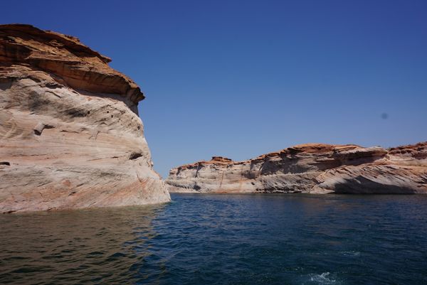 アメリカ(米国)・モニュメントバレー、ロウワーアンテロープキャニオン、ホースシューベント、グランドキャニオン、レイクパウエル、エレファントフィート「ロードトリップ！グランドサークルを巡る旅！」の写真：レイクパウエルでボートツアーに参加しました！