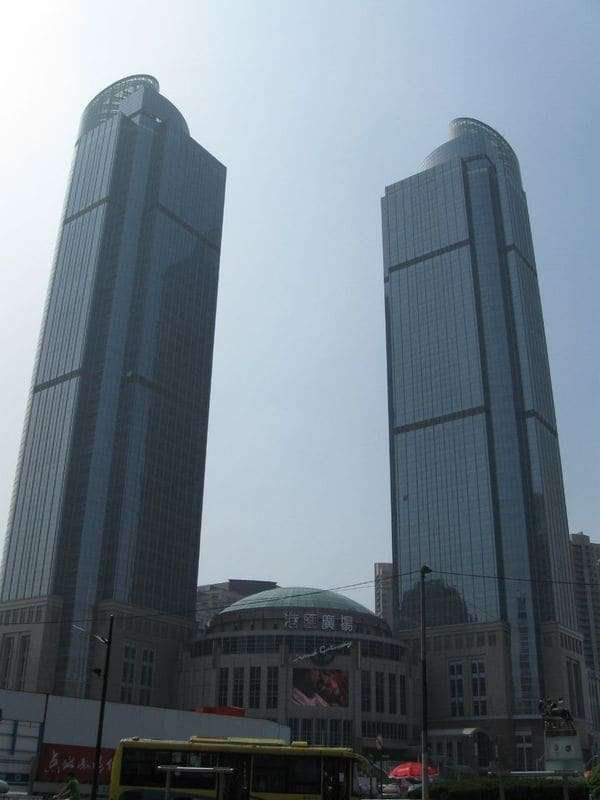 中国・上海「2008年 ベトナムの帰りに上海に寄ってみた」の写真：友人の会社のオフィスが入ったビル