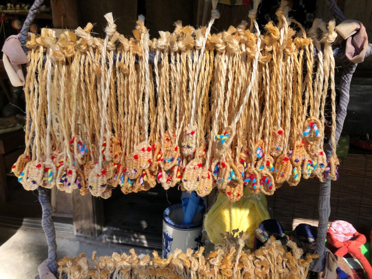 　金峯山寺で特別拝観。いいお天気で、景色がとてもキレイだった。橿原神宮の特...
