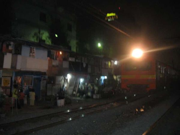 インドネシア・ジャカルタ「2009年 インドネシア　首都ジャカルタへ小6の娘とコソ連を兼ねて」の写真：タクシーの運転手が信頼できたので、我々だ...