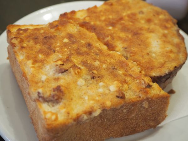 日本・兵庫県「そうだ、竹田城跡の雲海を見に行こう」の写真:姫路のご当地グルメ、アーモンドトーストが...