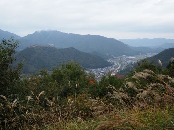 日本・兵庫県「そうだ、竹田城跡の雲海を見に行こう」の写真:雲海は出なかった。
早々に下山、だんだん...
