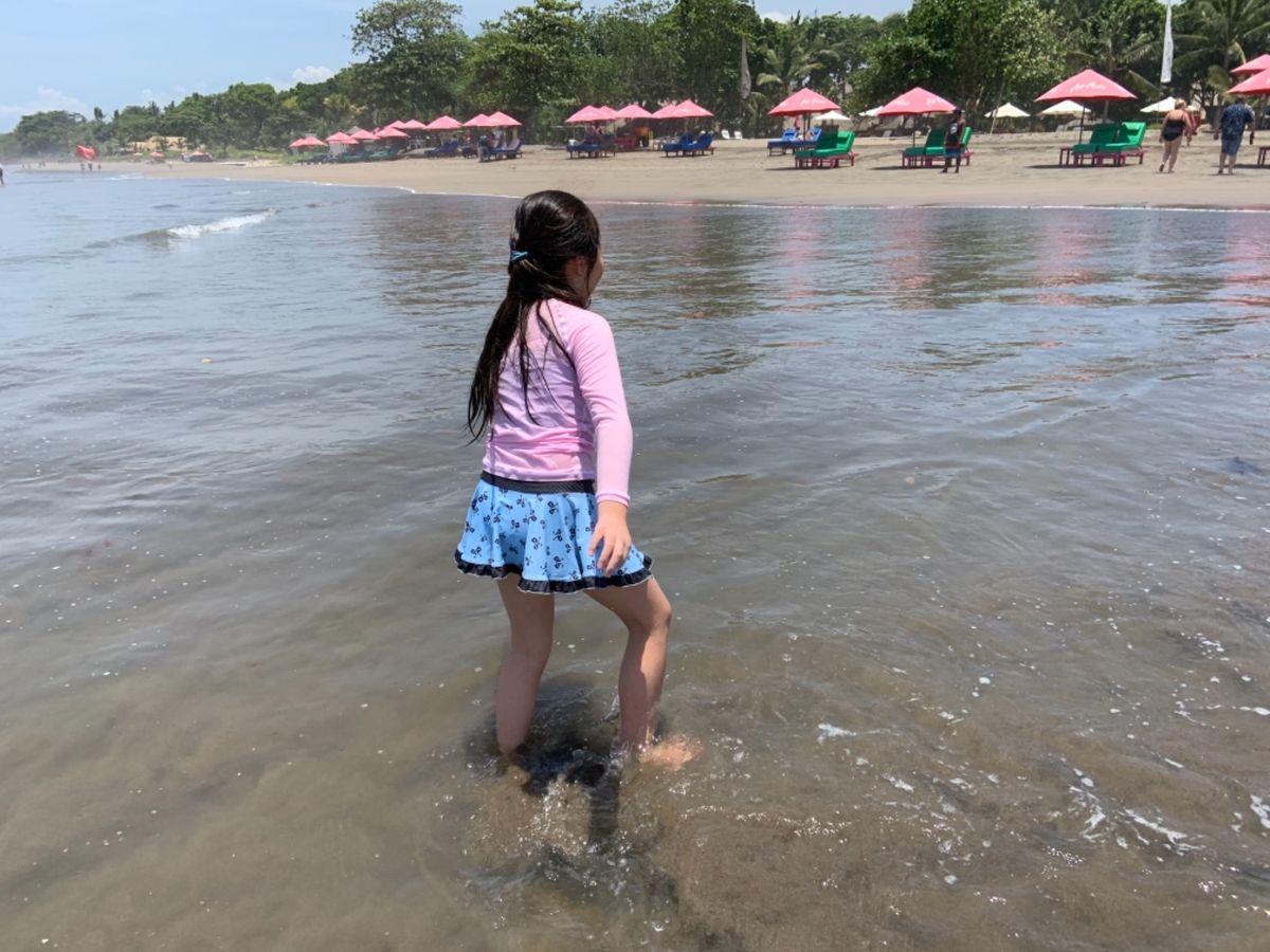 最終日、ホテル側のビーチに行ってみました🏖    波高すぎる🌊