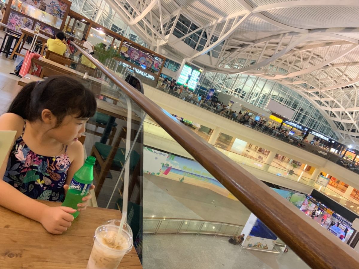 デンパサール国際空港✈️   思っていた以上に綺麗な空港でした。