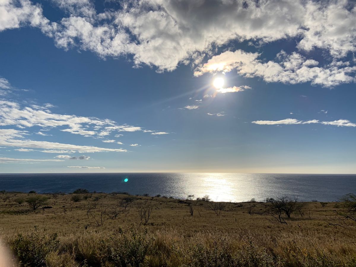 コハラコーストを通ってカイルアコナへのドライブで見られたサンセット🌅   ...