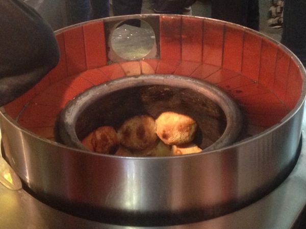 台湾・台北「初めての海外 台湾」の写真：どこかの夜市（漢字難しい）で食べた胡椒餅...