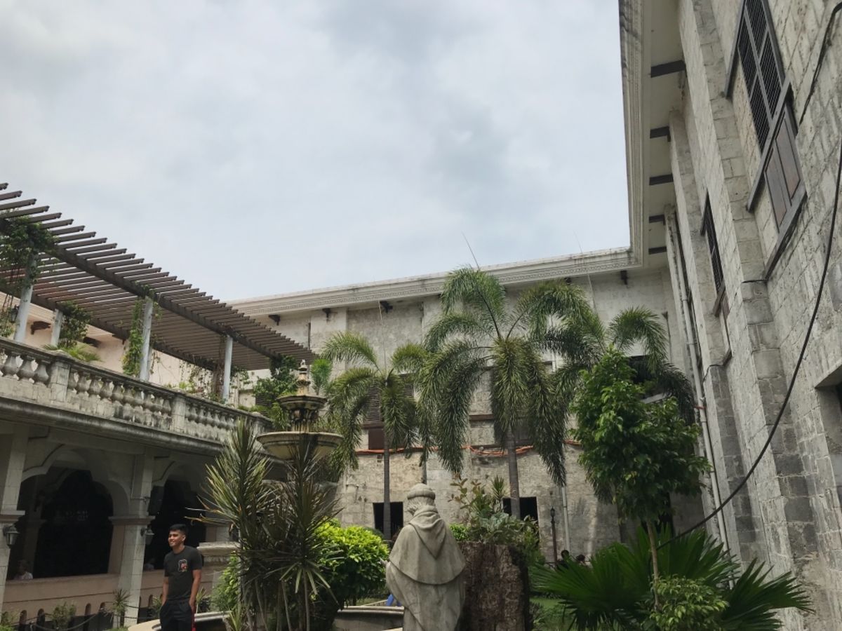 サントニーニョ教会とマゼランクロス
本当に近いです。（つながってる）