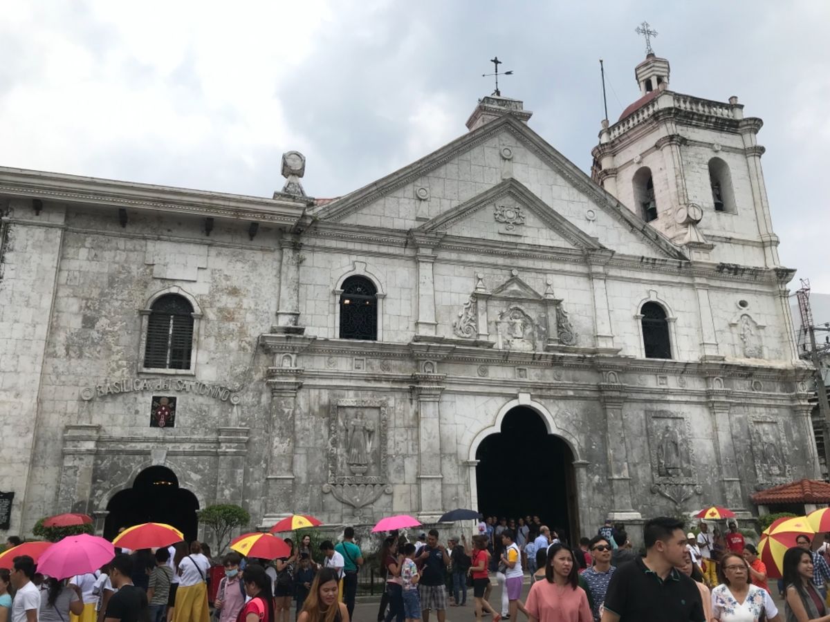 サントニーニョ教会とマゼランクロス
本当に近いです。（つながってる）