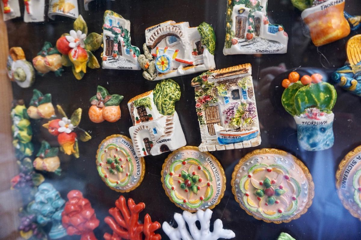 メッシーナ寄港
エクスカーションでタオルミーナへ
リゾート地なので物価は高...