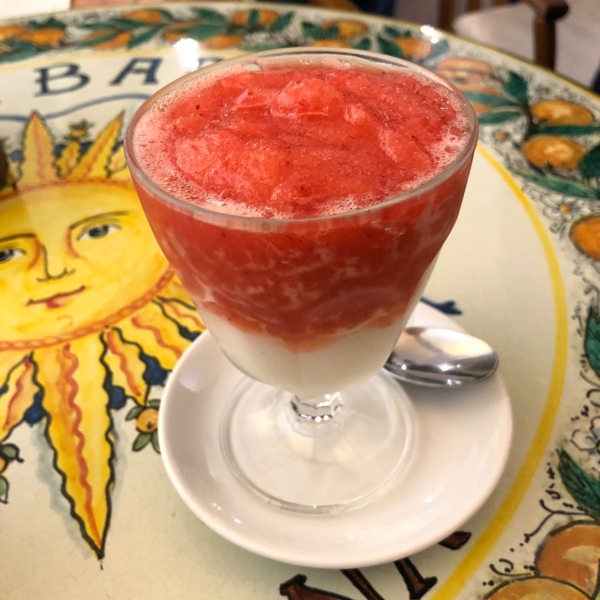 メッシーナ寄港
エクスカーションでタオルミーナへ
リゾート地なので物価は高...