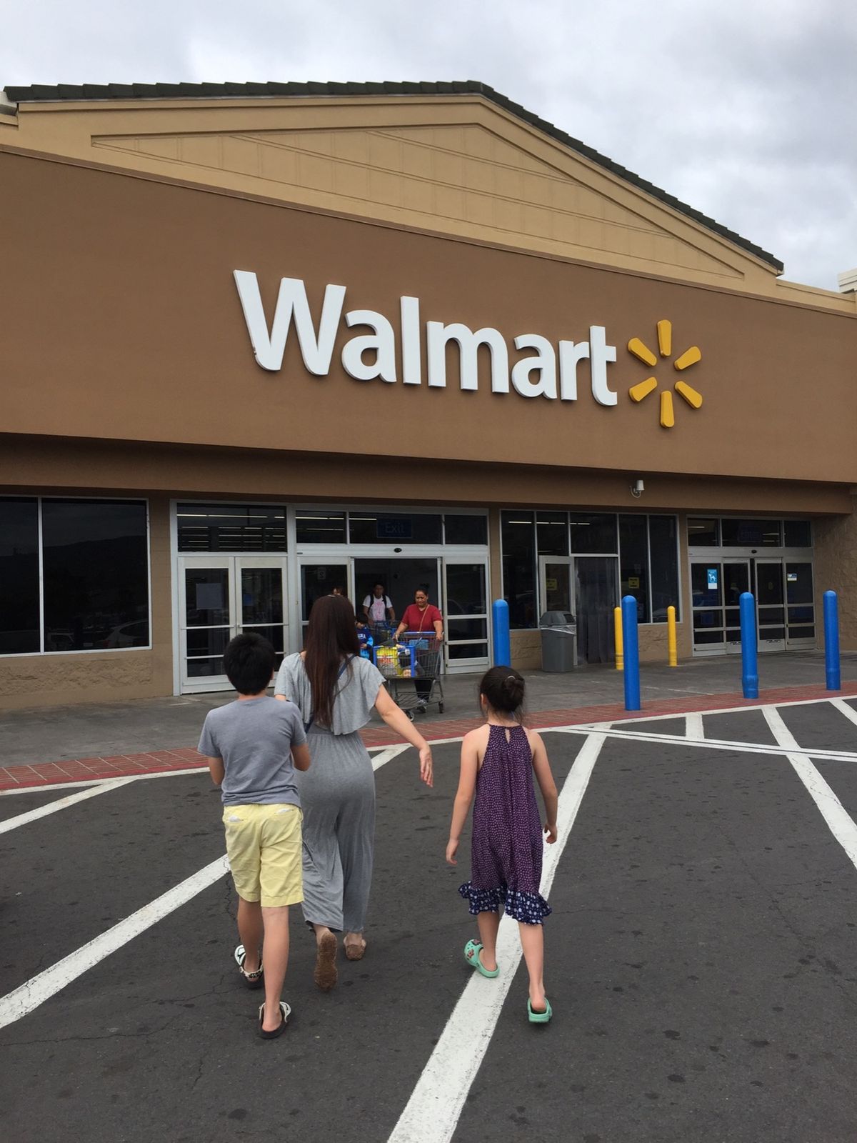 午後からはそれぞれ行きたいお店を次々と回りました〜
スリフトショップでは...