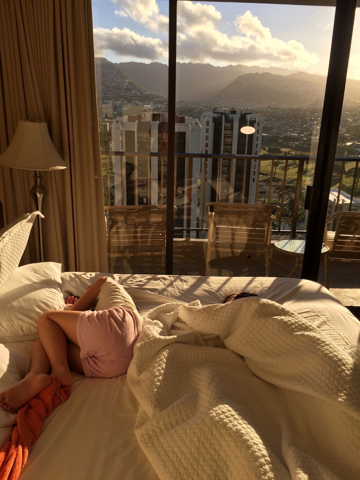 おはようございます🌞  2日目の朝〜
凄い寝相の娘💦