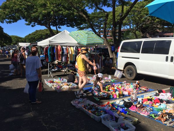 アメリカ(米国)・クアロアランチ「2019 ワイキキビーチ改修前❗️オアフ島家族旅行」の写真：この日はまずスワップミートから。アロハス...