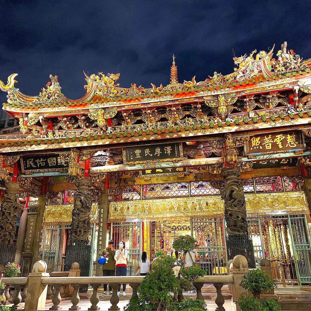 シーザーパーク板橋
中正紀念堂
龍山寺