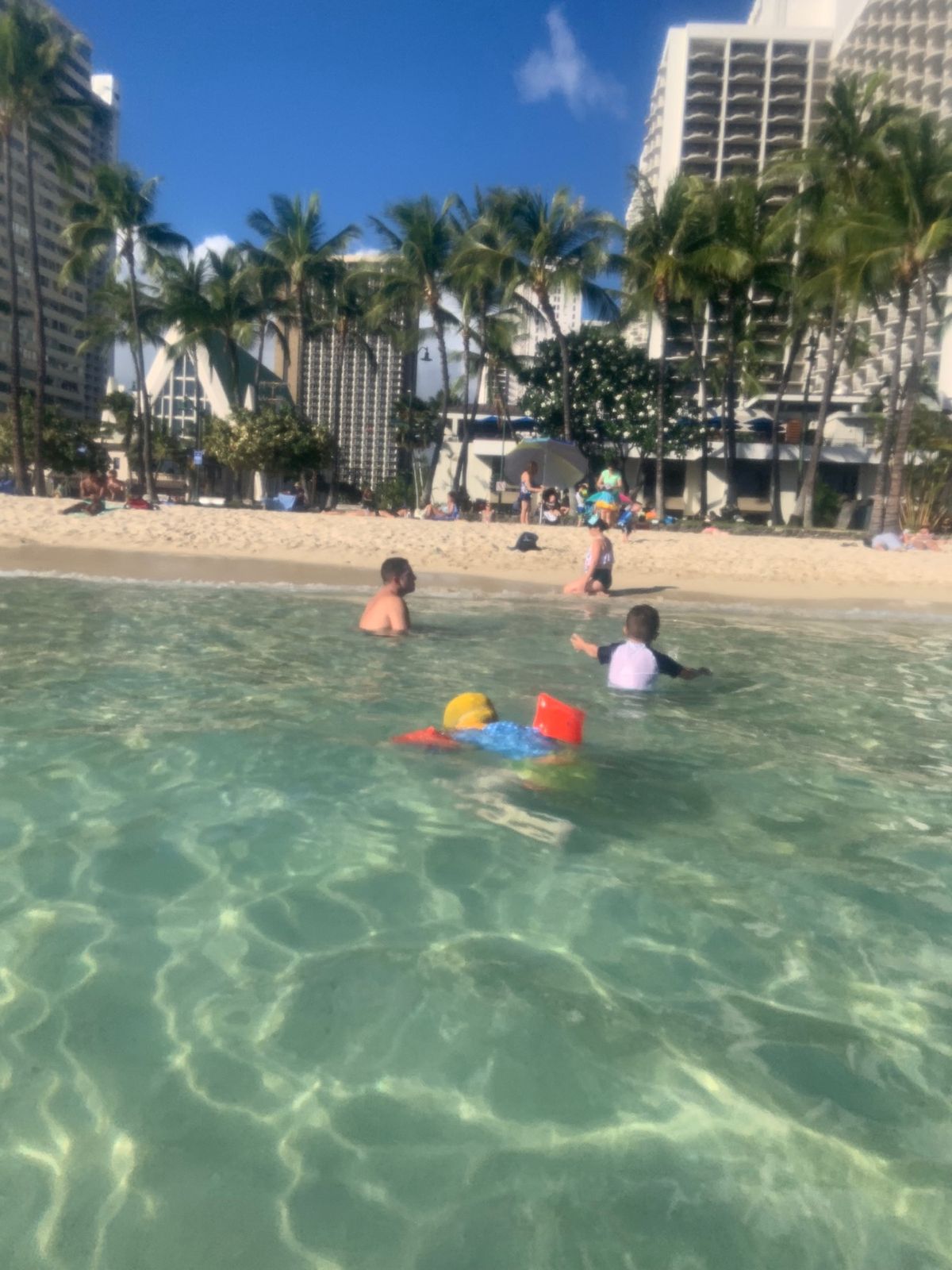 アウラニから戻ってすぐにワイキキビーチ🏖へ。