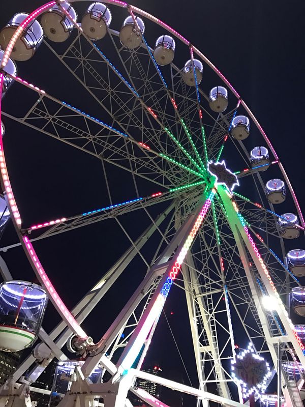 オーストラリア連邦・シドニー、ウルル「娘学校視察の旅」の写真：夜のダーリングハーバーはとても綺麗。
...